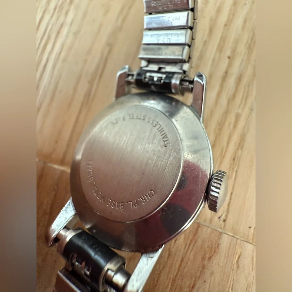 Vintage Ingersoll Disney ladies Mickey Mouse winding mechanical watch